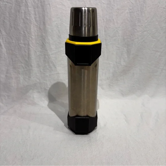 Stanley Aladdin The Bolt Stainless Steel Vacuum Thermos With Handle 1.1Qt/1L - Picture 4 of 10